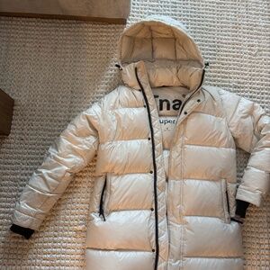 Aritzia The Super Puff™ Mid – Size S – Cream/Ivory